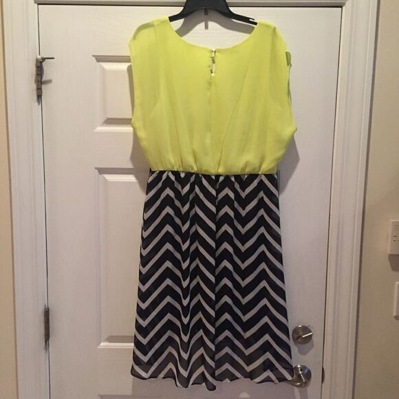 Maurice’s Dress Florescent Yellow And Black - Picture 4 of 5